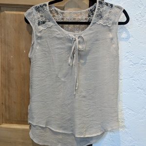 Summer top - cream w lace & tie n front!